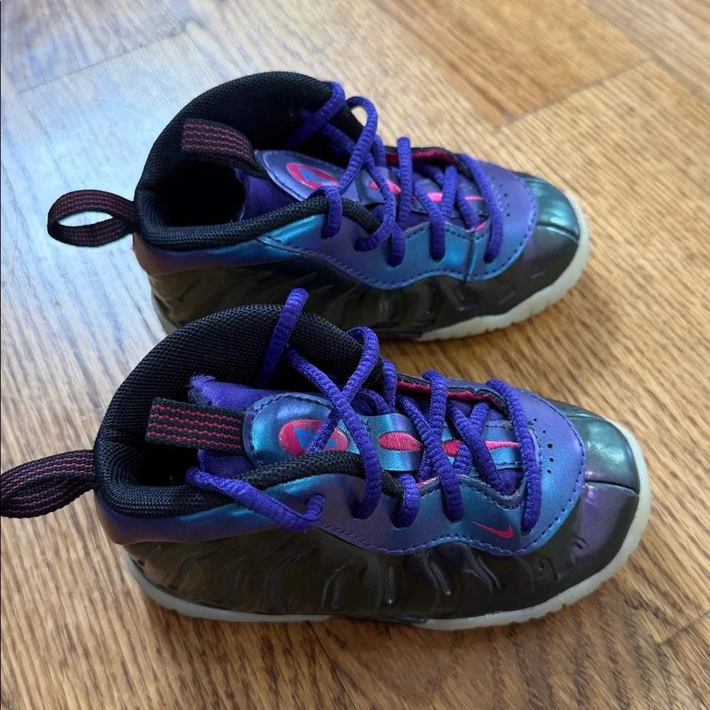 Nike Little Posite One 2018 Iridescent Purple Sneakers/Shoes. Size 6C.